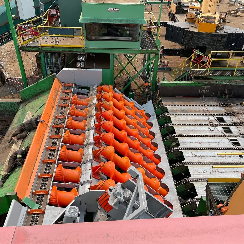 Scrapers and screw feeder fab and install