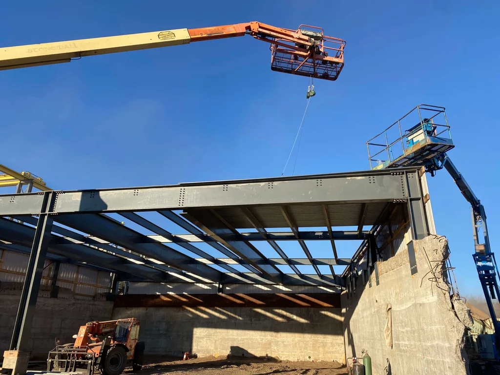Chip Plant, scisor lift