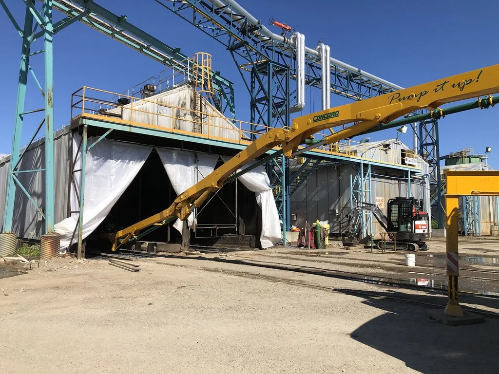 Polar, kiln track concrete pump truck